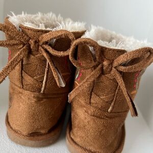 Disney Elena Avalor Cozy Toddler 9 Boots Cognac Faux Fux Suede Floral‎ Winter